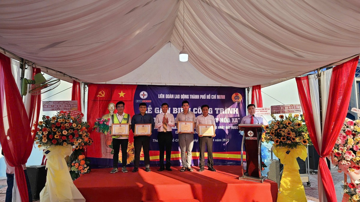 CÔNG TY TNHH MEGA EC DỰ NHẬN BẰNG KHEN TẠI LỄ GẮN BIỂN CÔNG TRÌNH “DỰ ÁN CẢI TẠO TẠM BIẾN ÁP 110KV HỎA XA”